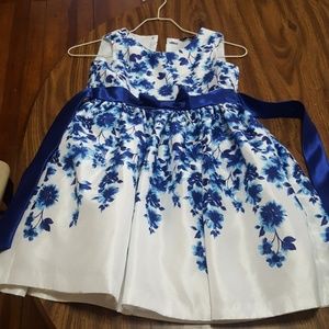 Beautiful dress in excellent condition!